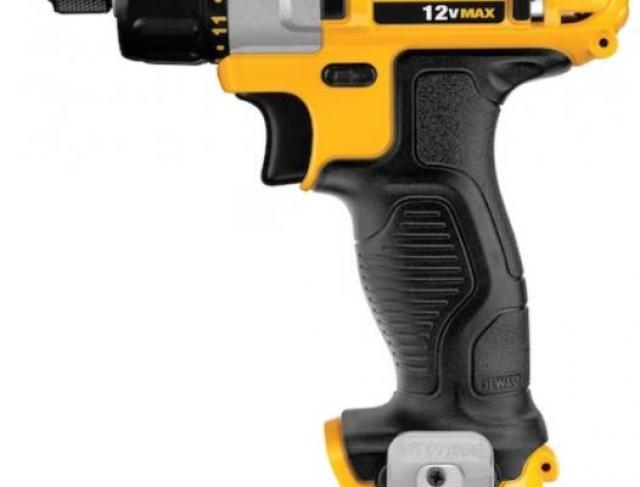 Dewalt | Kit Parafusadeira 1/4'' (6,35 mm) 12V MAX* Íon de Lítio com 8Nm de Torque. Carregador bivolt, 2 baterias de 1.5Ah e Bolsa para Transporte.
